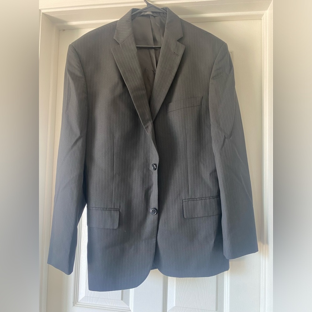 Men’s Suit M/L